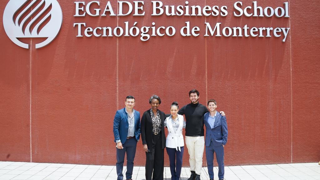 Centro de Evolución Digital contribuye a que Tec de Monterrey e IBM estrechen colaboración 